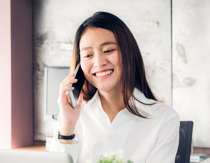 Gọi tới số tổng đài Vietnamobile - Hotline hỗ trợ 24/24 để được tư vấn, hỗ trợ