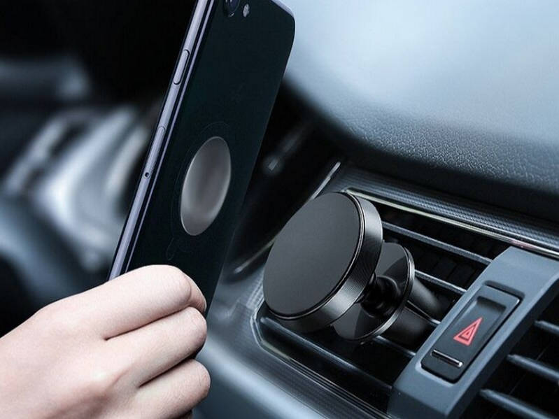Bí quyết dùng điện thoại an toàn khi lái xe ô tô ai cũng nên biết