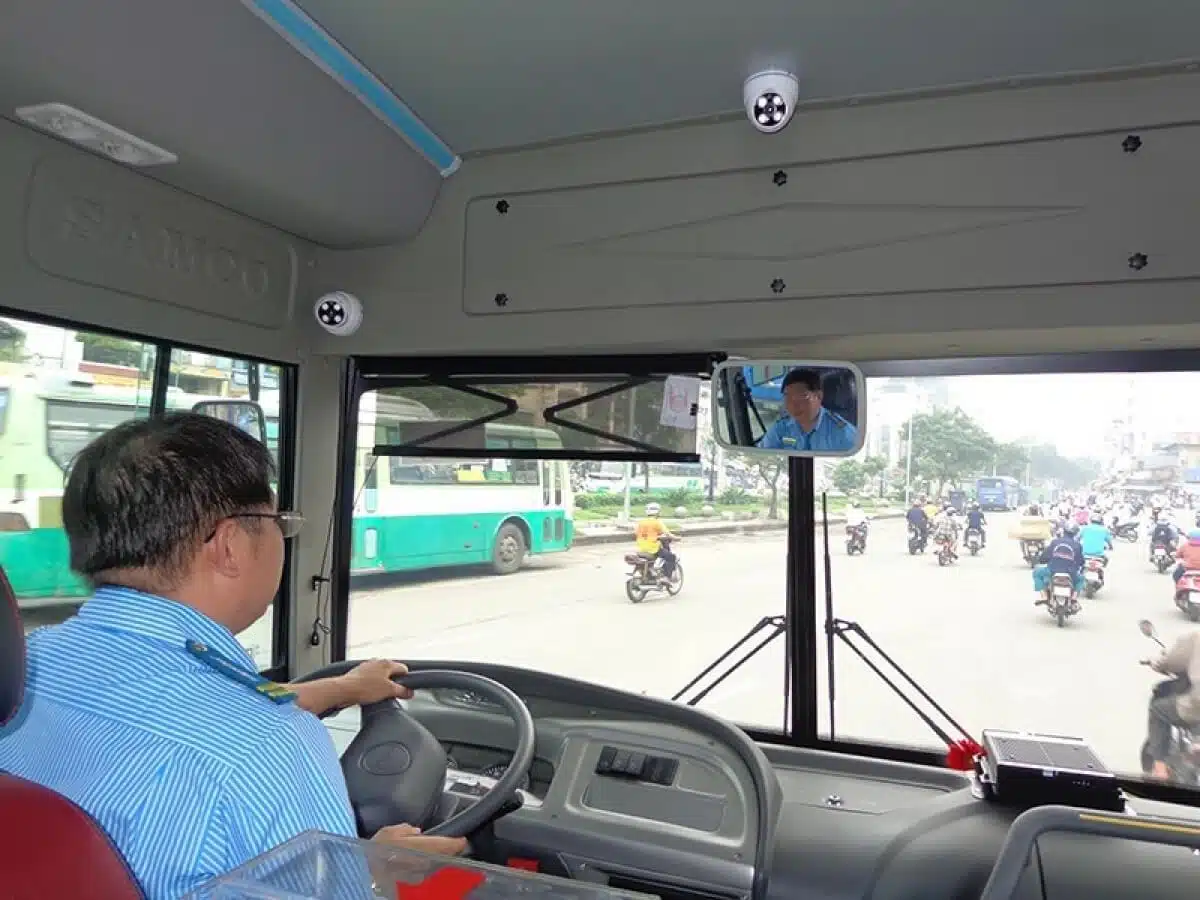 he thong camera van tai giam sat xe bus truc tuyen tu xa 1